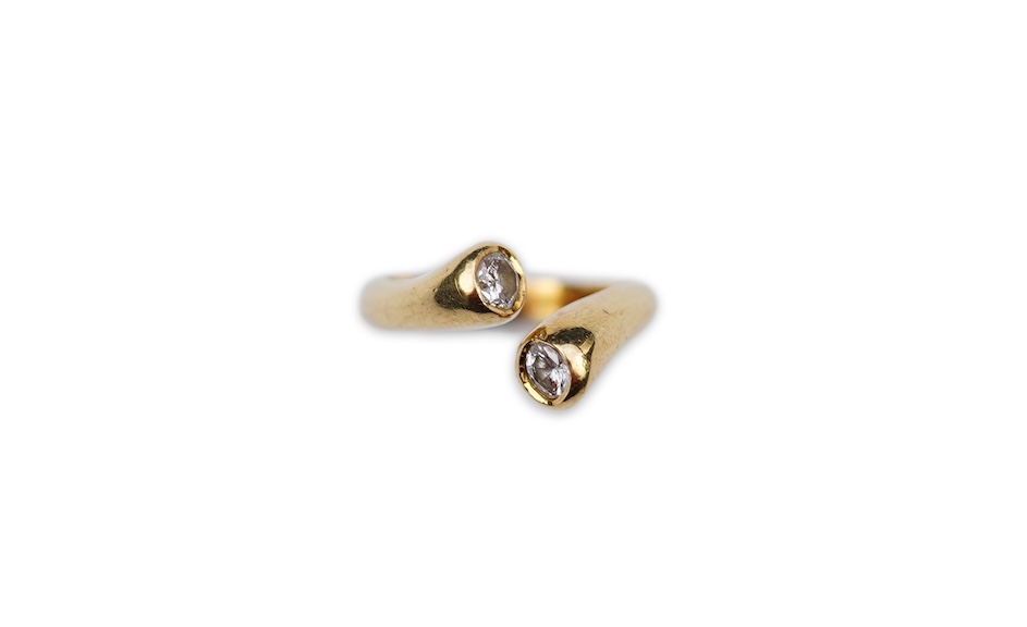 A diamond torque ring